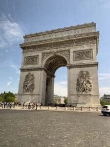  Arc De Triomphe from the front